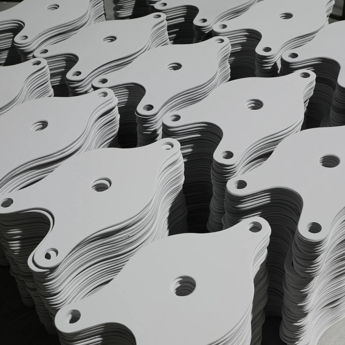 Silicon Nitride Bonded Silicon Carbide (NSiC) Fish-Shaped Kiln Shelves